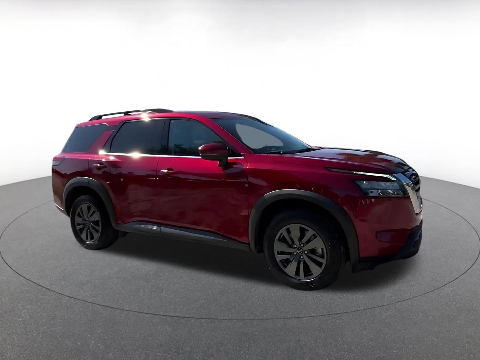 Used 2025 Nissan Pathfinder SV FWD image 2