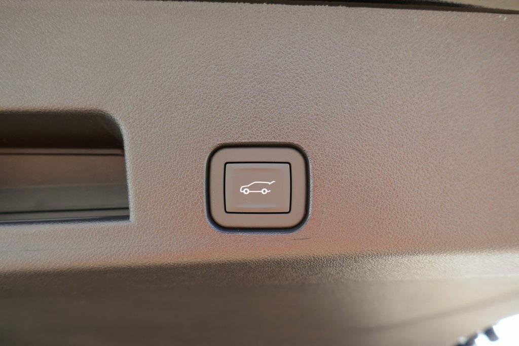 New 2026 Chevrolet Traverse Z71 w/ Enhanced Driving Package image 14