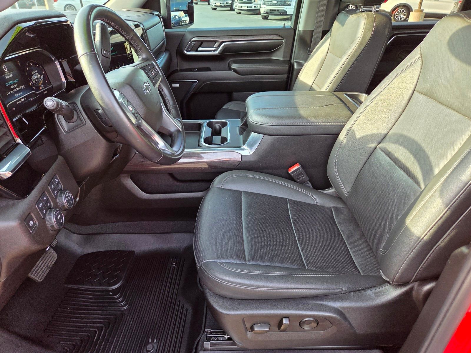 Used 2024 Chevrolet Silverado 2500 LTZ w/ LTZ Plus Package image 10