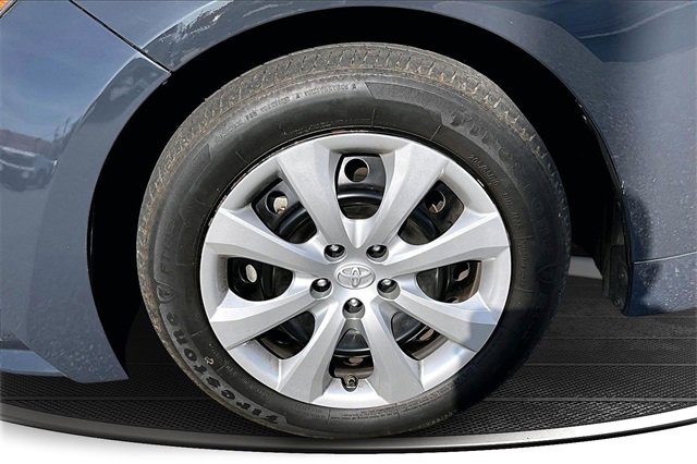 Used 2023 Toyota Corolla LE image 34