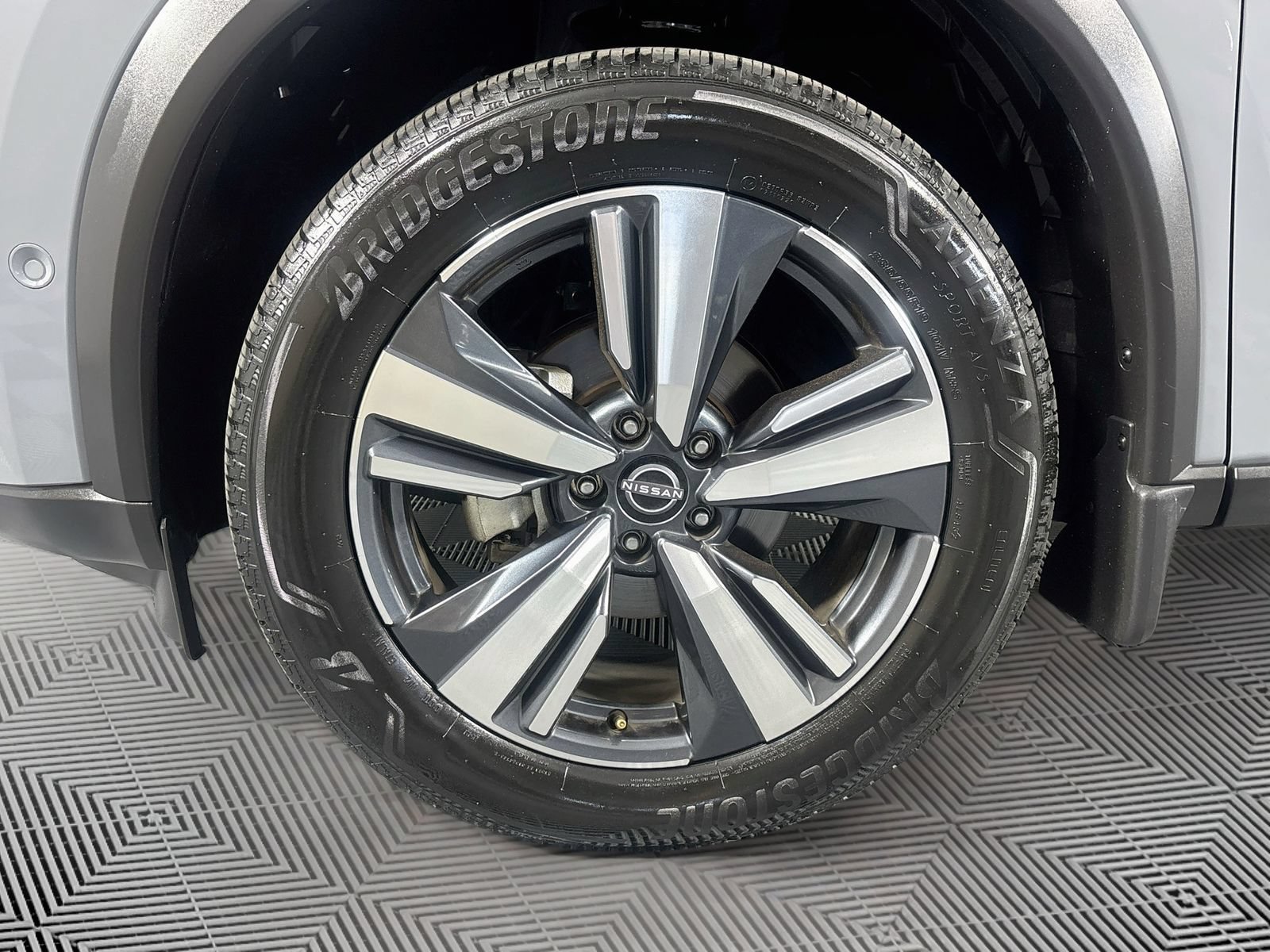 Used 2023 Nissan Rogue Platinum w/ Platinum Premium Package FWD image 33
