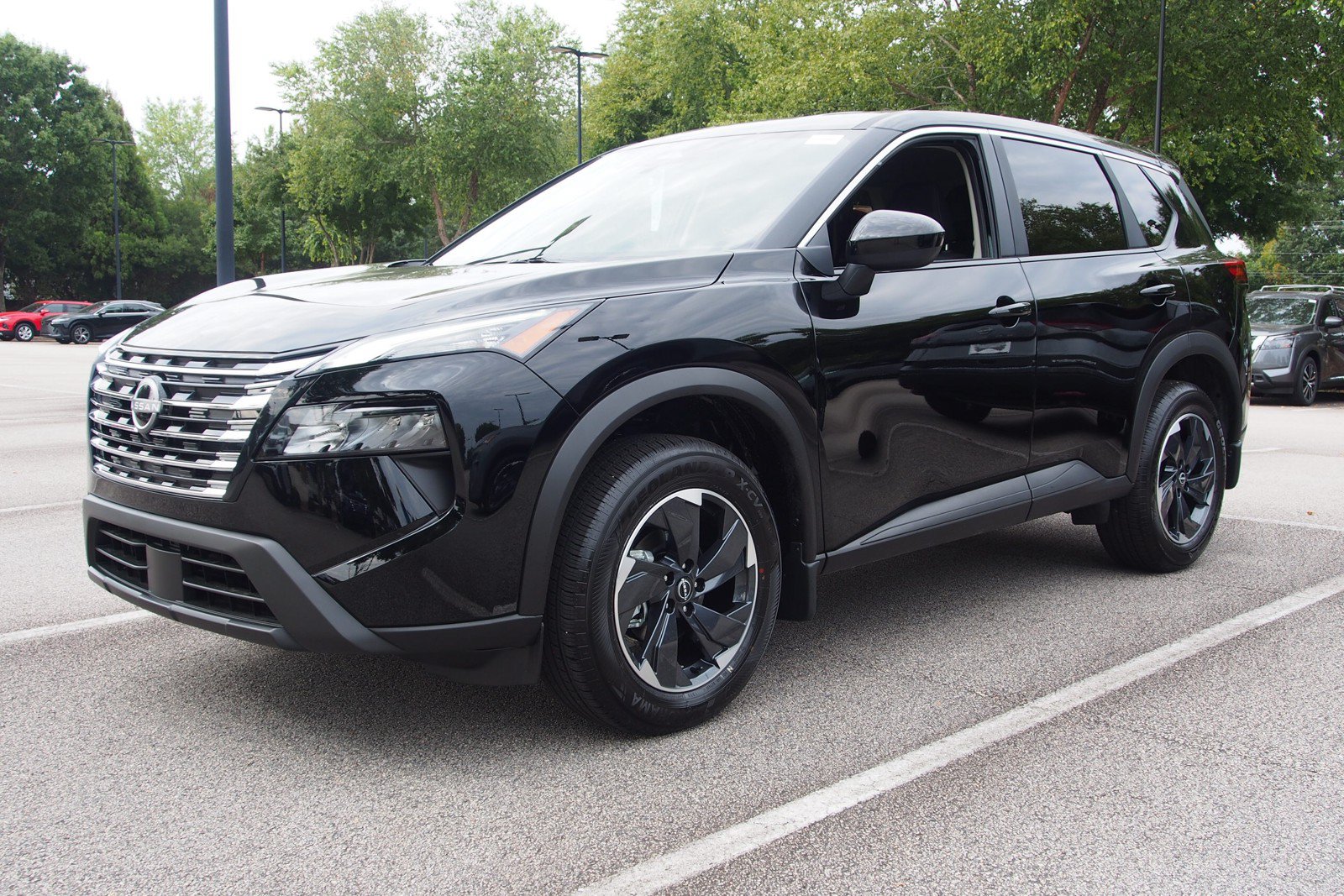 Used 2026 Nissan Rogue SV AWD/4WD image 3