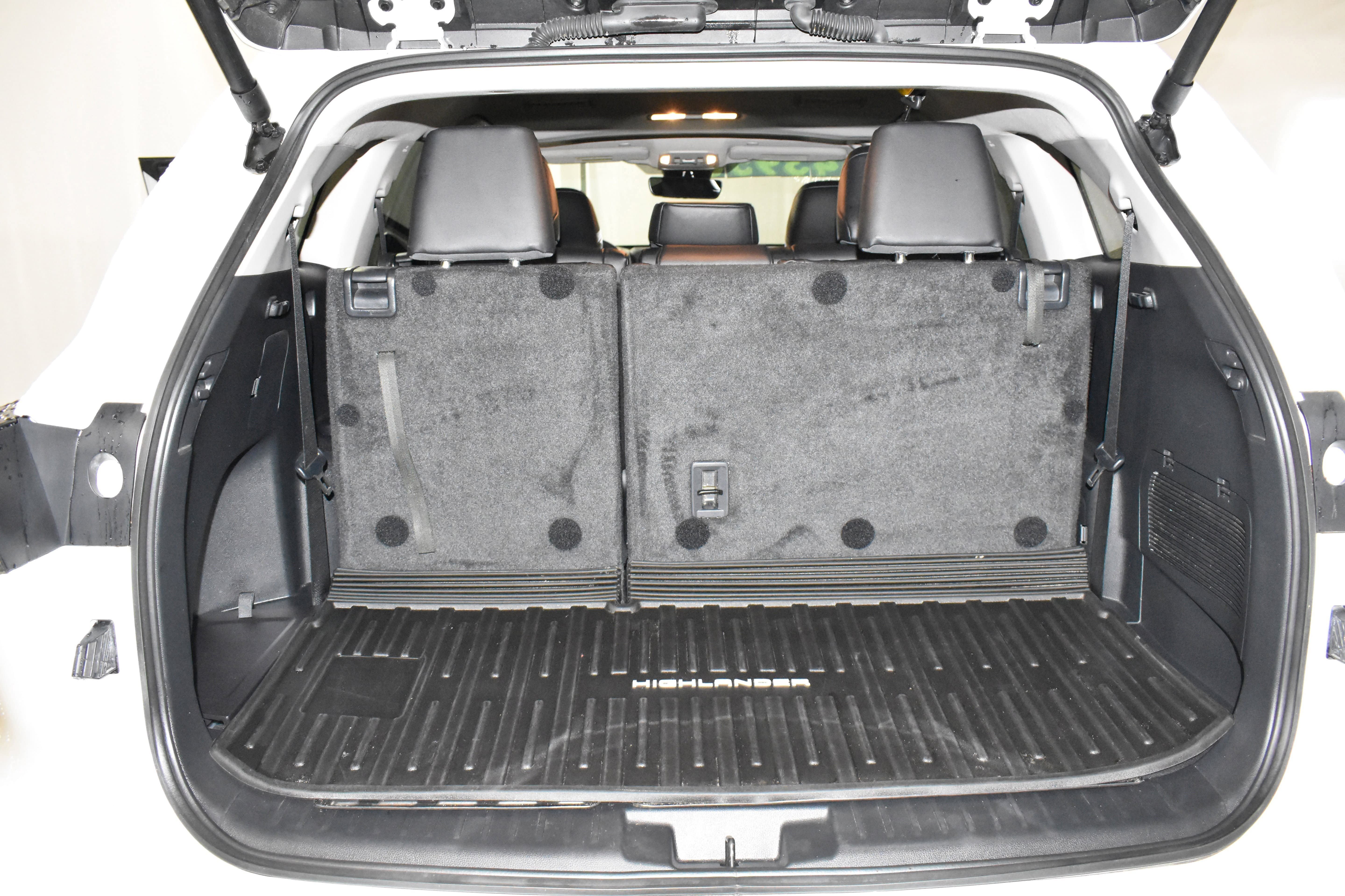 Used 2025 Toyota Highlander XLE FWD image 27