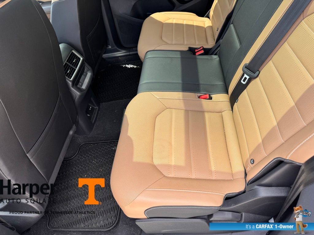 Used 2025 Volkswagen Atlas Cross Sport SEL R-Line AWD/4WD image 10