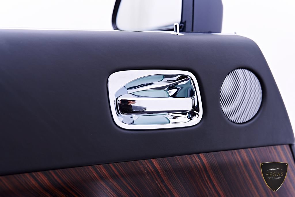 Used 2017 Rolls-Royce Wraith RWD image 42