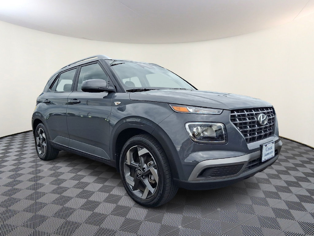 Used 2026 Hyundai Venue SEL FWD image 1