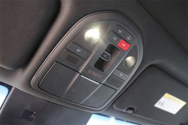 Used 2025 Genesis G70 3.3T Advanced image 25