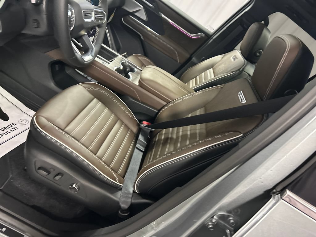 New 2026 GMC Acadia Denali Ultimate w/ LPO, Floor Liner Package AWD/4WD image 10