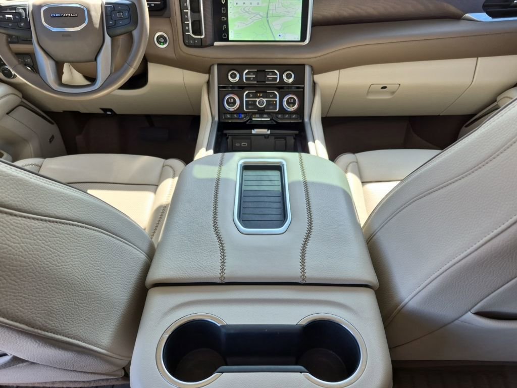 Used 2022 GMC Yukon Denali w/ Max Trailering Package AWD/4WD image 23