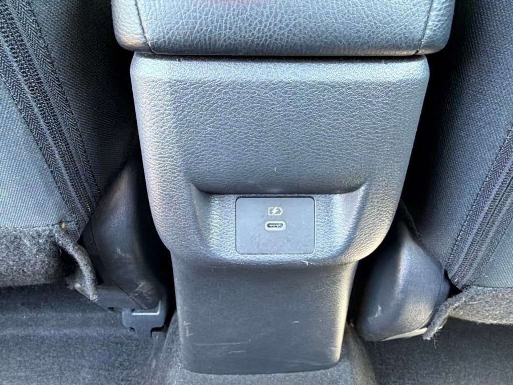 Used 2024 Nissan Versa SR FWD image 24
