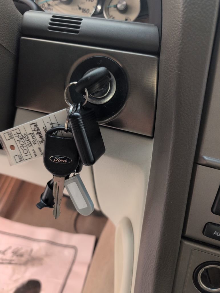 Used 2005 Ford Thunderbird 50th Anniversary image 40