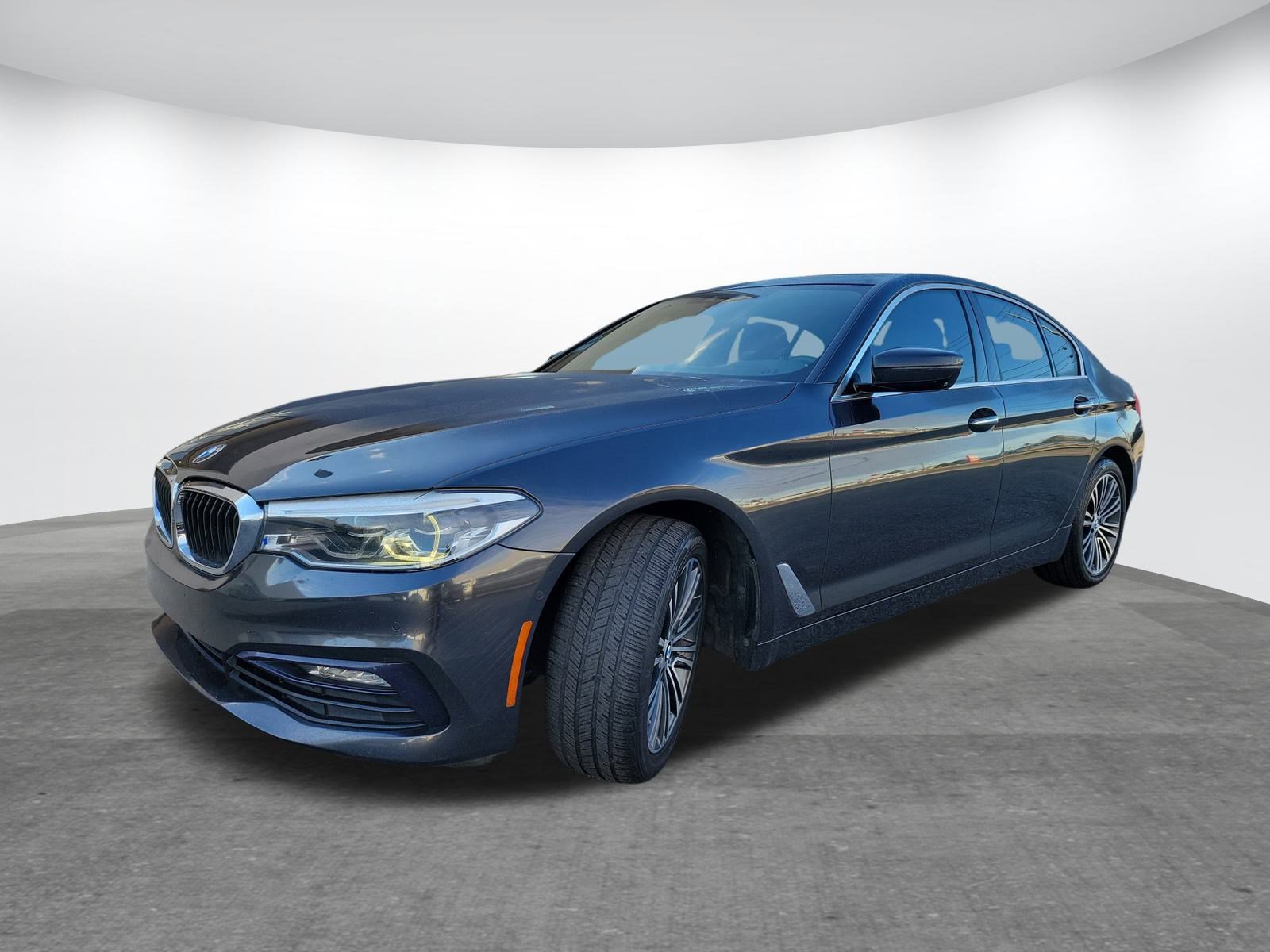 Used 2018 BMW 540i xDrive image 3