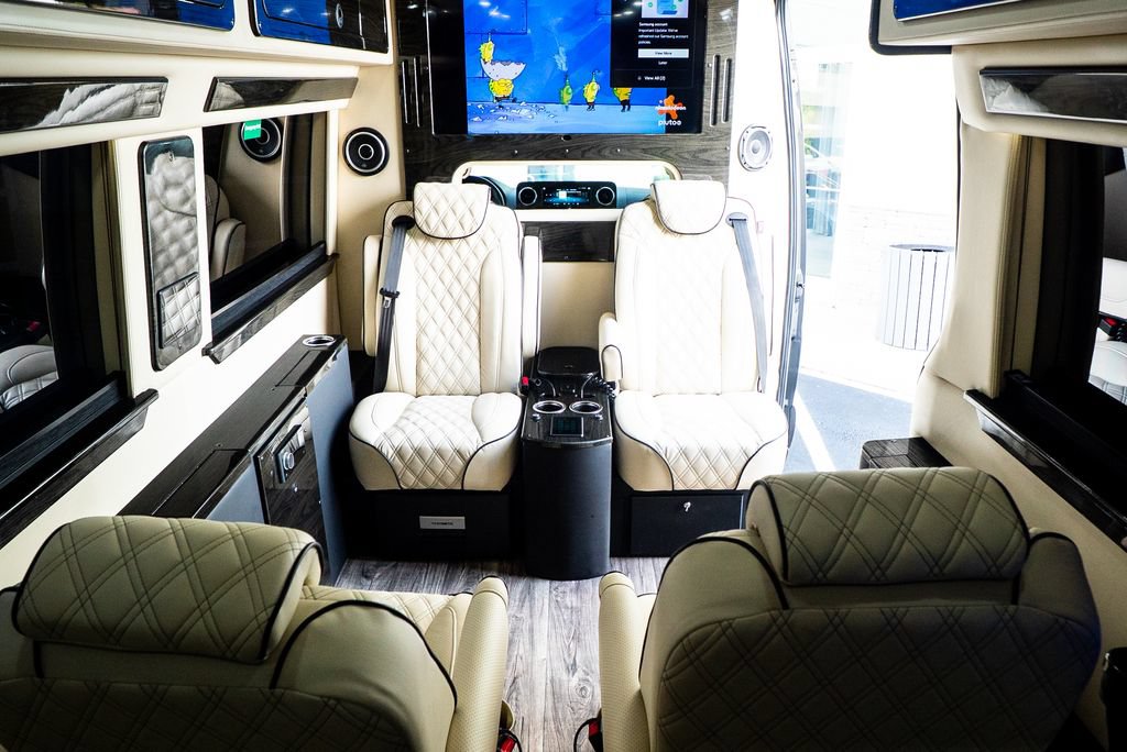 Used 2023 Mercedes-Benz Sprinter 3500 image 40