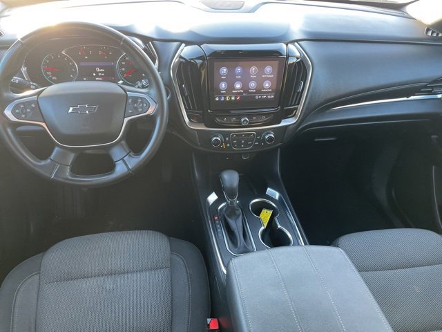 Used 2023 Chevrolet Traverse LT image 3