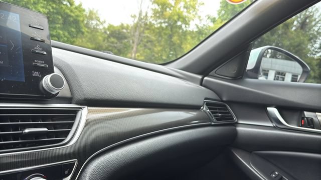 Used 2018 Honda Accord Sport image 18