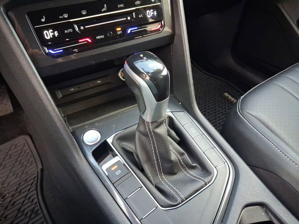 Certified 2023 Volkswagen Tiguan SE FWD image 22