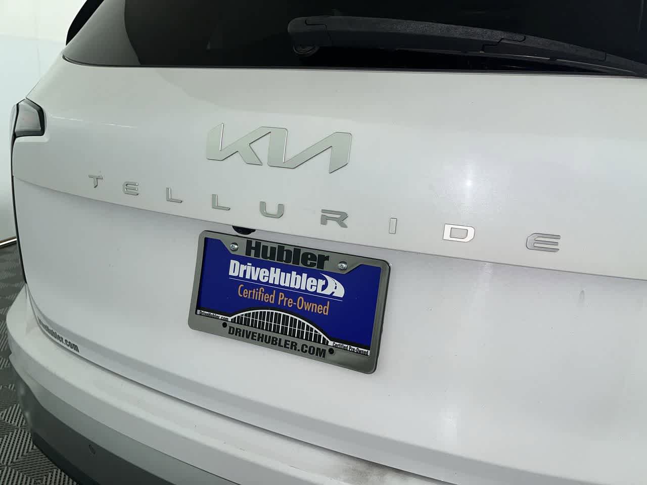 Used 2023 Kia Telluride EX w/ EX Captain's Chair Package AWD/4WD image 11