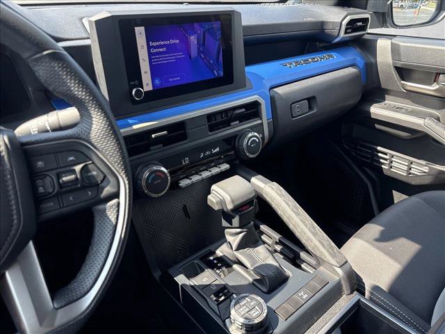 Certified 2025 Toyota Tacoma TRD Off-Road AWD/4WD image 16