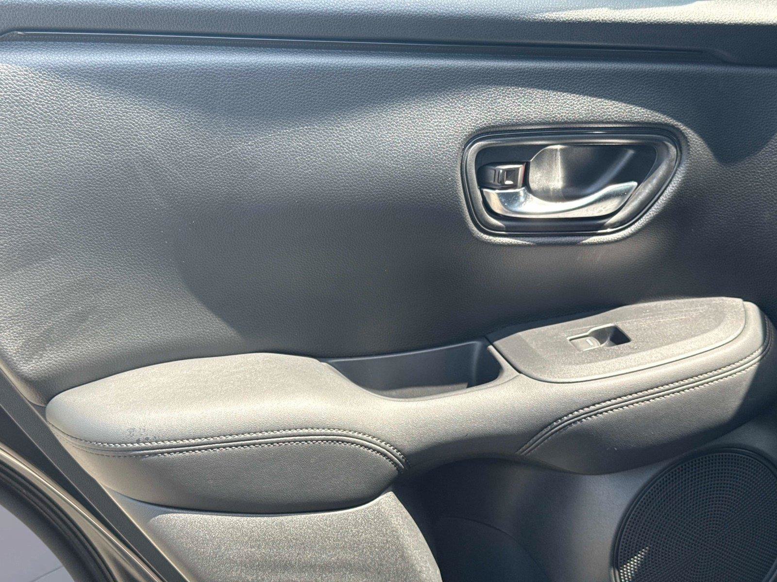 Certified 2023 Honda HR-V LX image 12