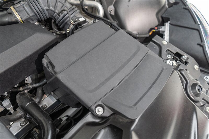 Used 2023 Aston Martin V8 Vantage Coupe RWD image 47