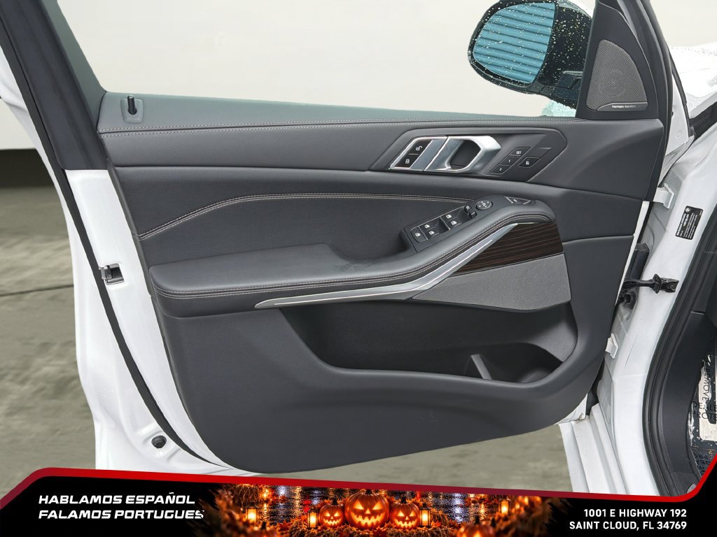 Used 2024 BMW X5 xDrive40i w/ M Sport Package AWD/4WD image 10
