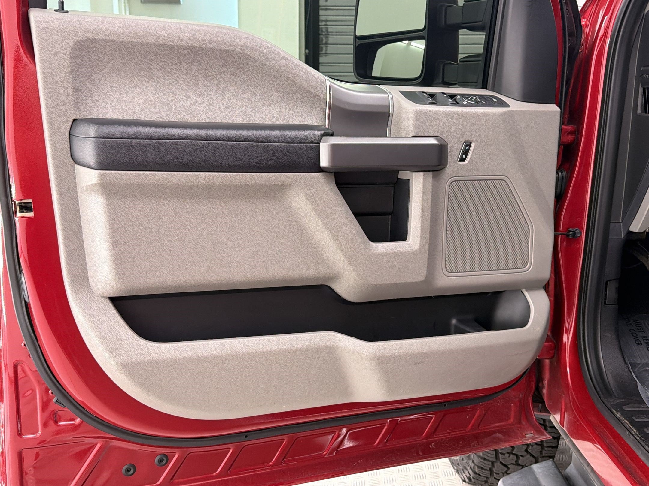 Used 2020 Ford F250 XLT w/ XLT Premium Package AWD/4WD image 14