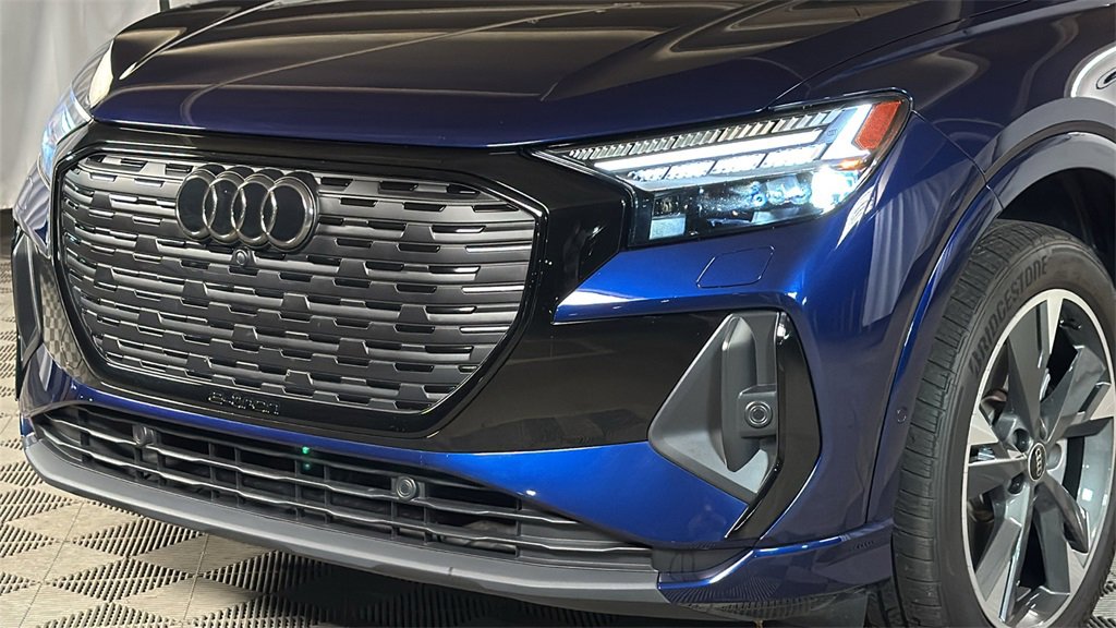 Used 2024 Audi Q4 e-tron Prestige image 3