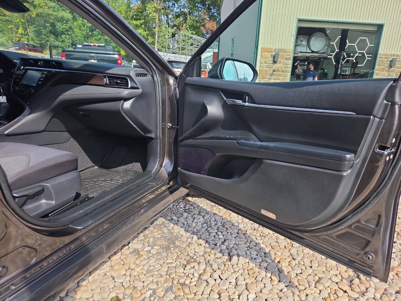 Used 2019 Toyota Camry LE FWD image 26