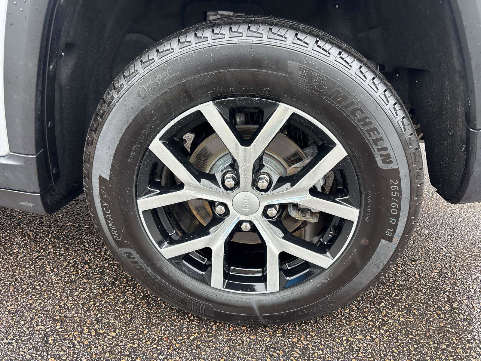 Used 2024 Jeep Grand Cherokee Limited image 12