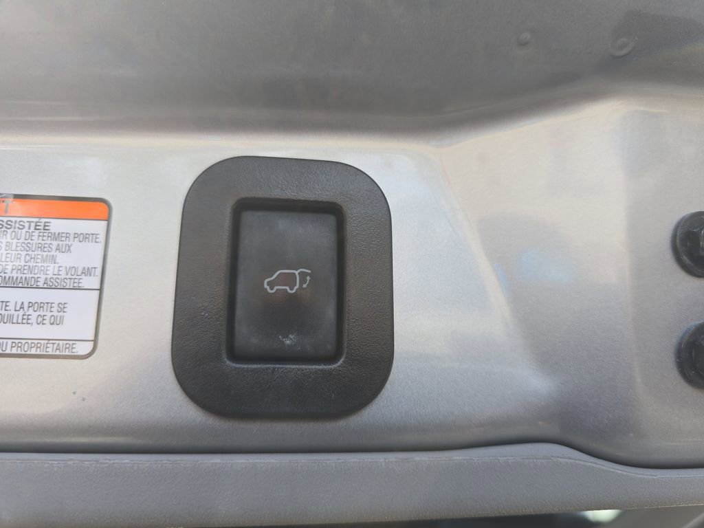 Used 2015 Toyota Sienna SE image 28