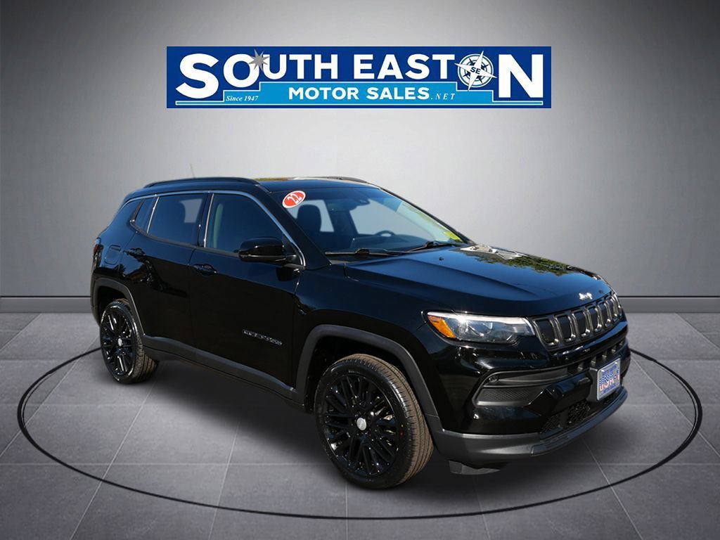 Used 2022 Jeep Compass Latitude w/ Sun and Sound Group AWD/4WD image 2