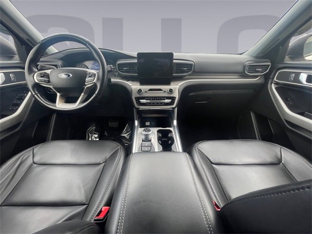 Used 2022 Ford Explorer XLT w/ Equipment Group 202A image 12