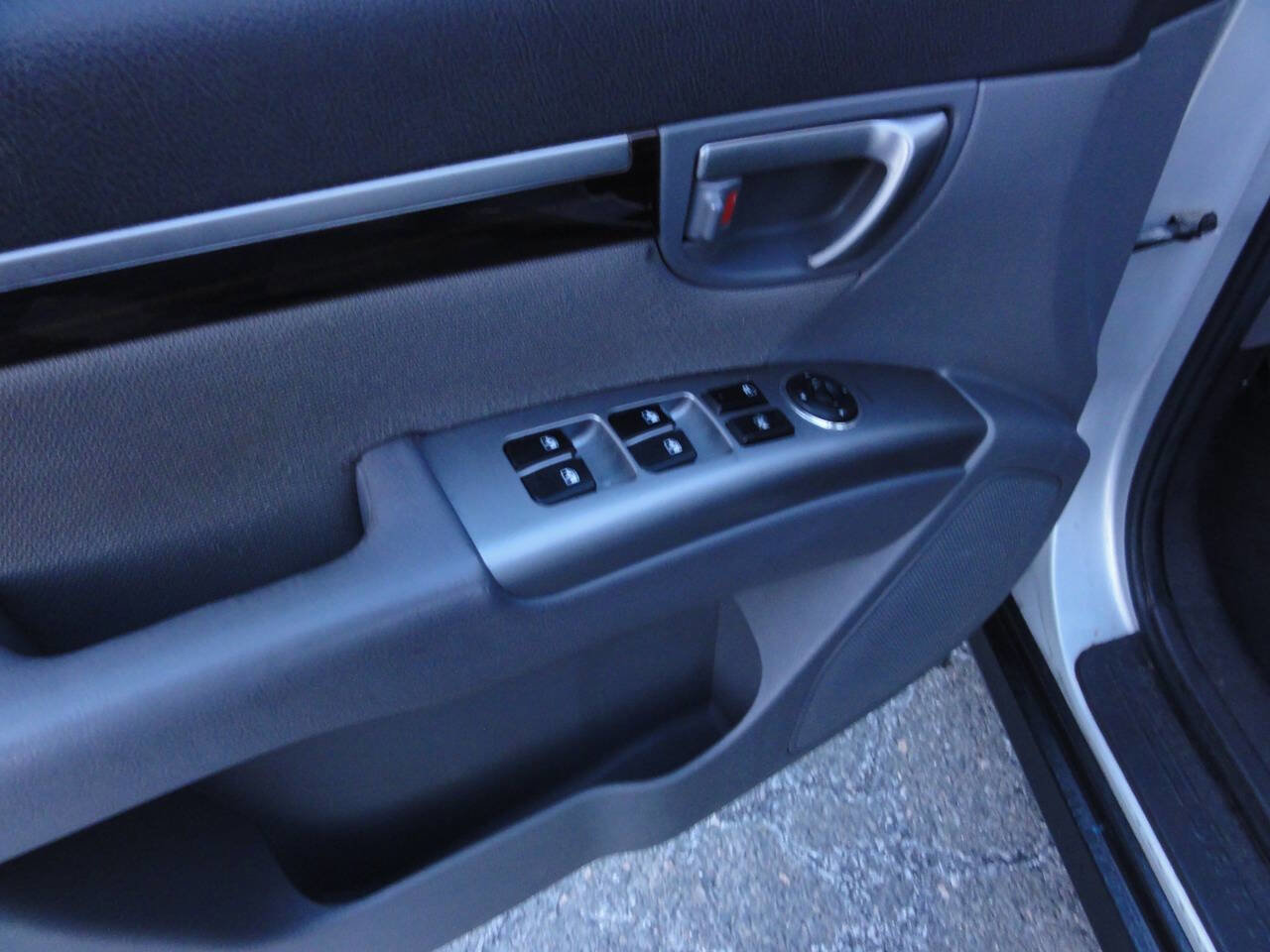 Used 2011 Hyundai Santa Fe GLS image 33