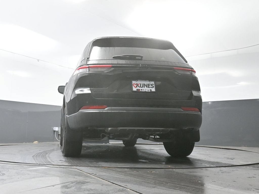 New 2026 Jeep Grand Cherokee Altitude AWD/4WD image 44