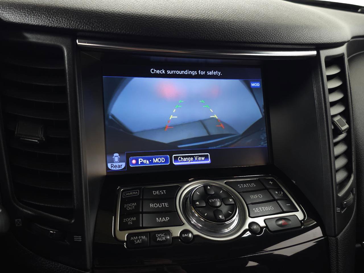 Used 2016 INFINITI QX70 AWD w/ Premium Package image 27