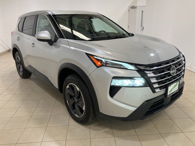 Used 2024 Nissan Rogue SV image 7