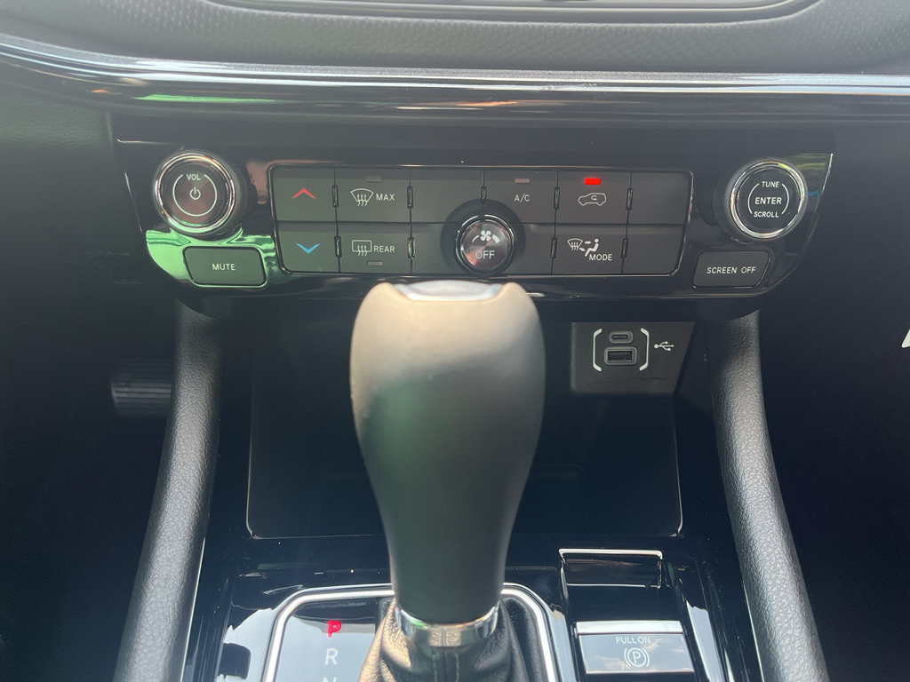 New 2026 Jeep Compass Latitude AWD/4WD image 25