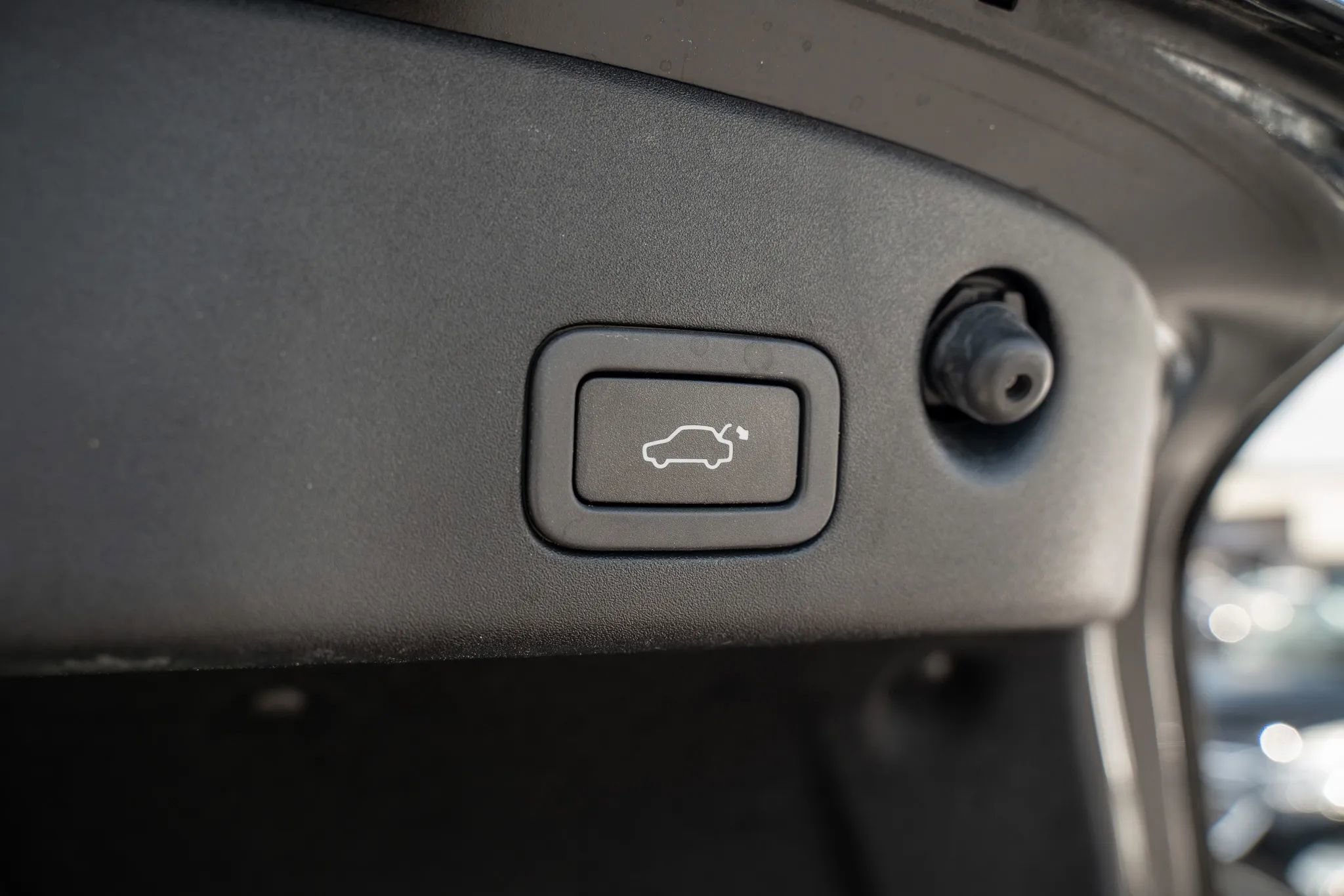 Used 2013 Jaguar XJ AWD image 11