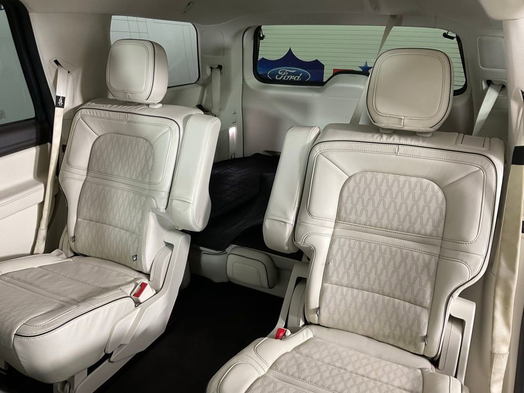 Used 2021 Lincoln Navigator Black Label w/ Cargo Convenience Package image 16