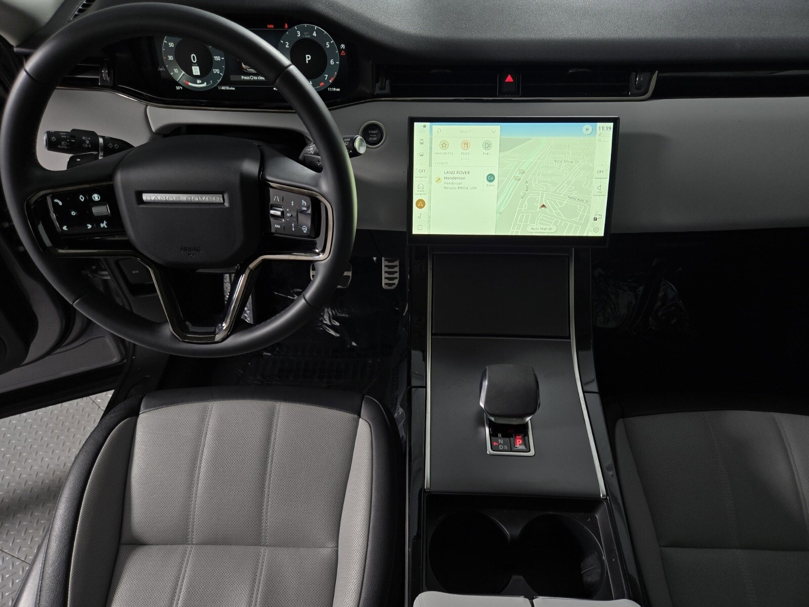 Used 2024 Land Rover Range Rover Evoque Dynamic SE image 4