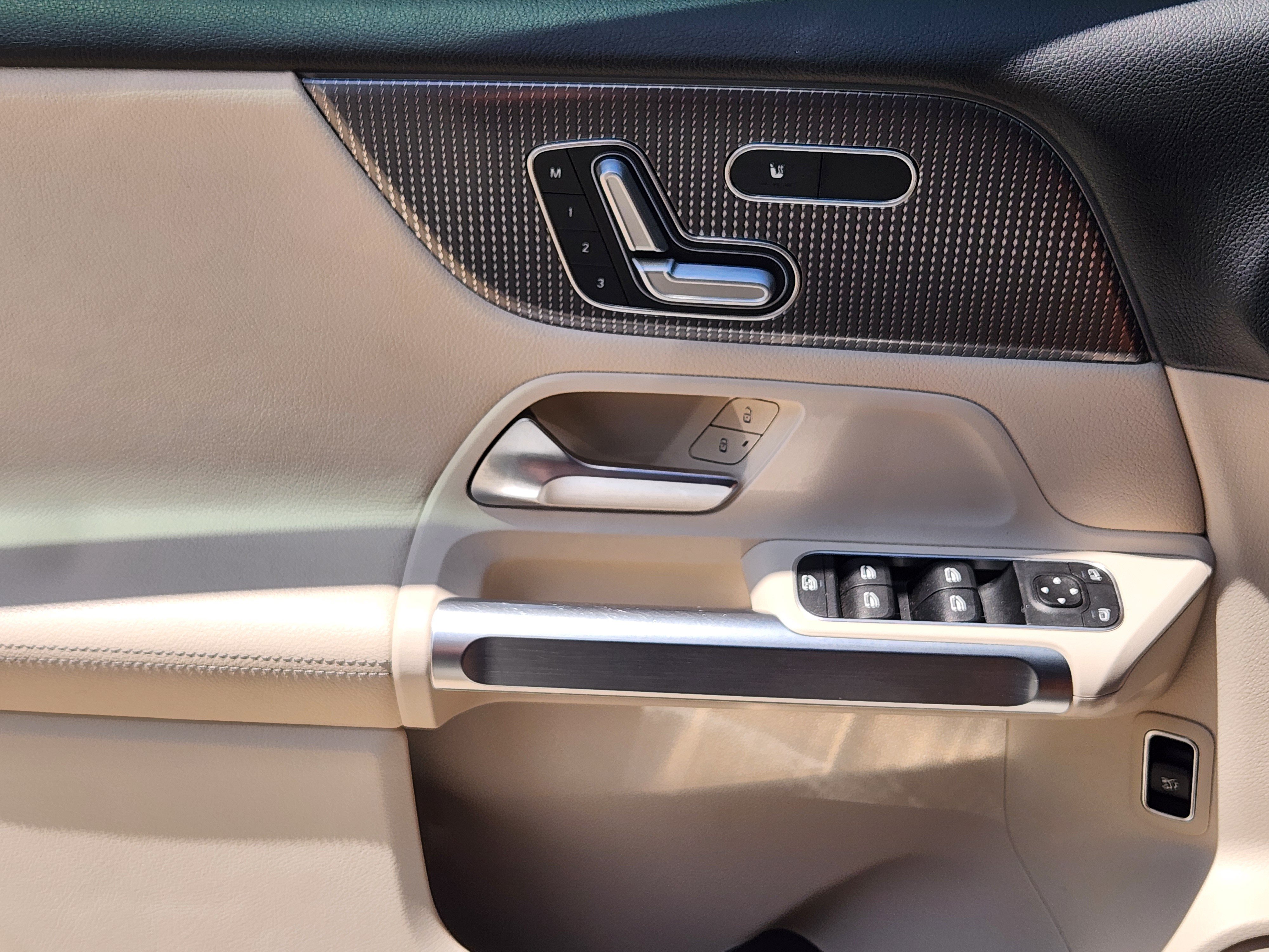 Used 2021 Mercedes-Benz GLB 250 image 23