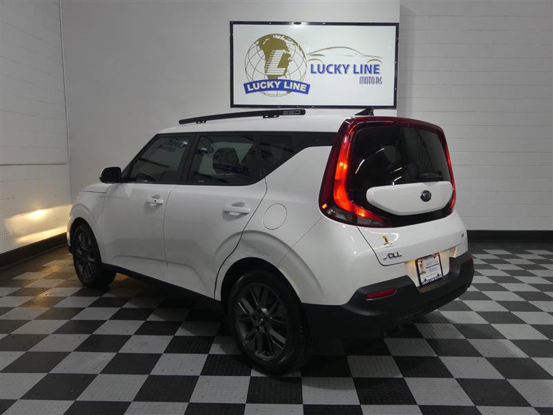 Used 2020 Kia Soul EX image 11