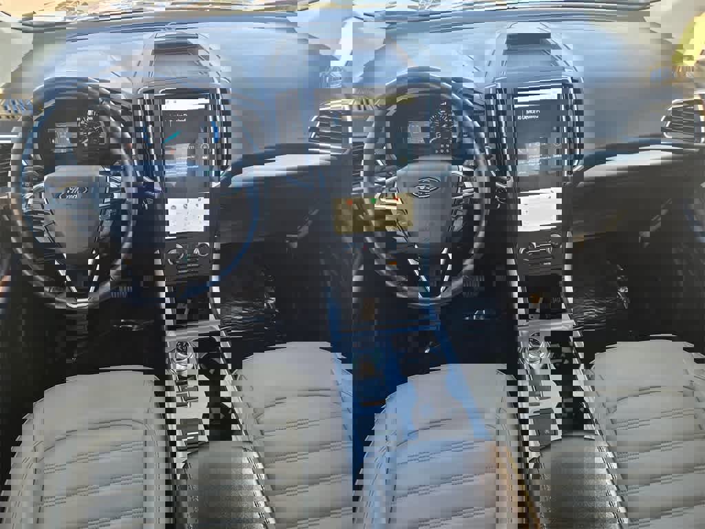 Used 2024 Ford Edge SEL image 9