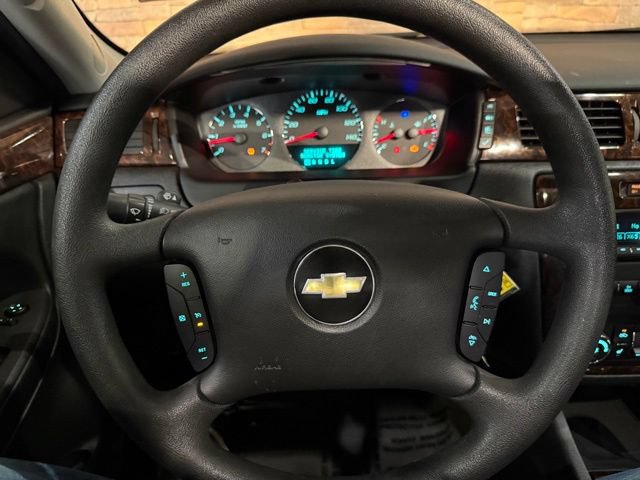 Used 2015 Chevrolet Impala LTZ FWD image 17