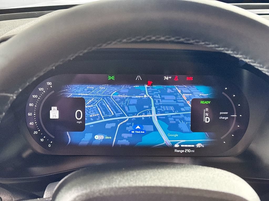 Used 2022 Volvo XC40 P8 Recharge Ultimate AWD/4WD image 14