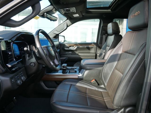 Used 2024 Chevrolet Silverado 1500 High Country w/ High Country Premium Package image 7