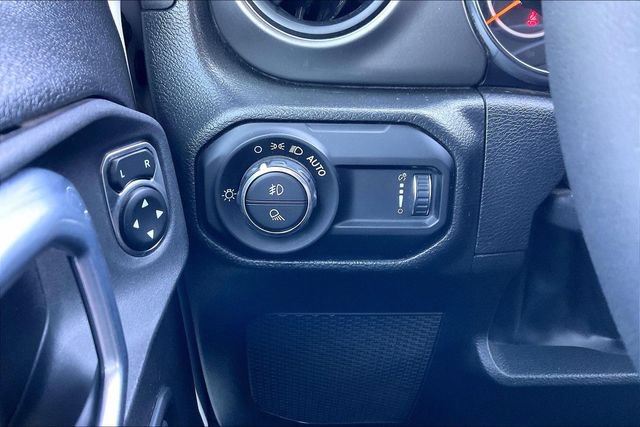 Used 2023 Jeep Gladiator Sport AWD/4WD image 23
