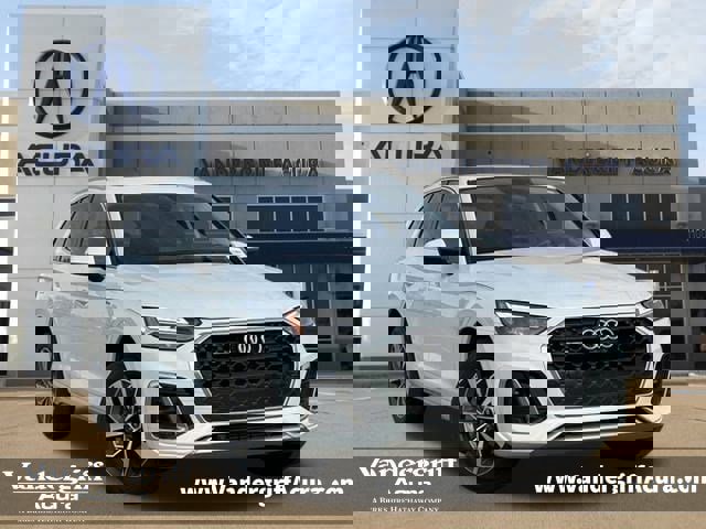 Used 2023 Audi Q5 2.0T Premium Plus w/ Premium Plus Package image 1