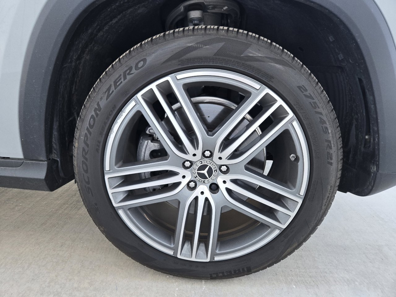 Used 2024 Mercedes-Benz GLS 450 4MATIC image 45