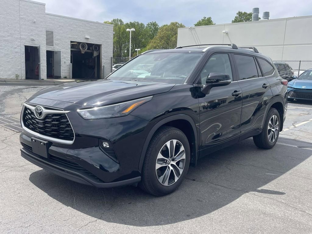 Used 2023 Toyota Highlander XLE image 42